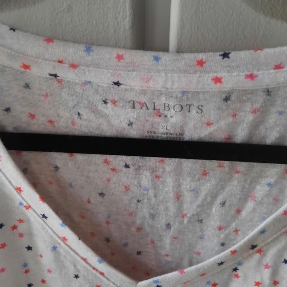 Talbots White Short Sleeve V Neck Tee Multicolor Stars NWT Sz XL - Picture 2 of 4